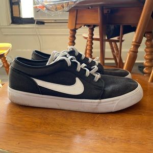Nike Toki Black/White
